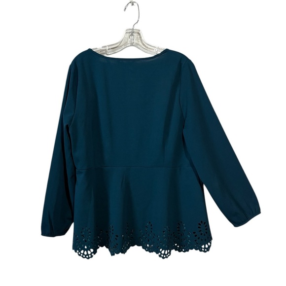 NWOT, BloomChic, Teal Plus-Size Blouse With Cut-Out Hem, 18W-20W - Picture 6 of 7